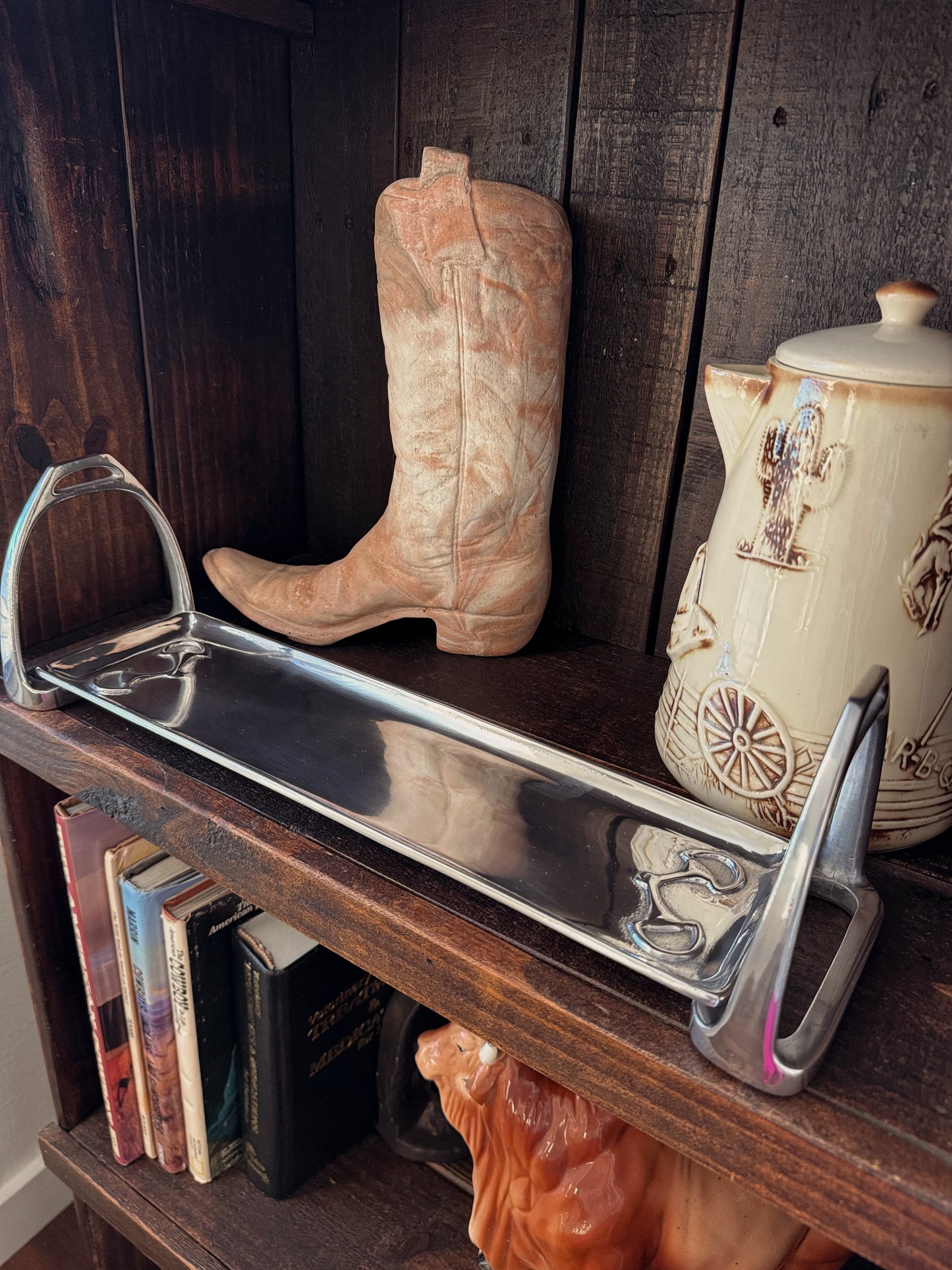 The Stirrup Tray